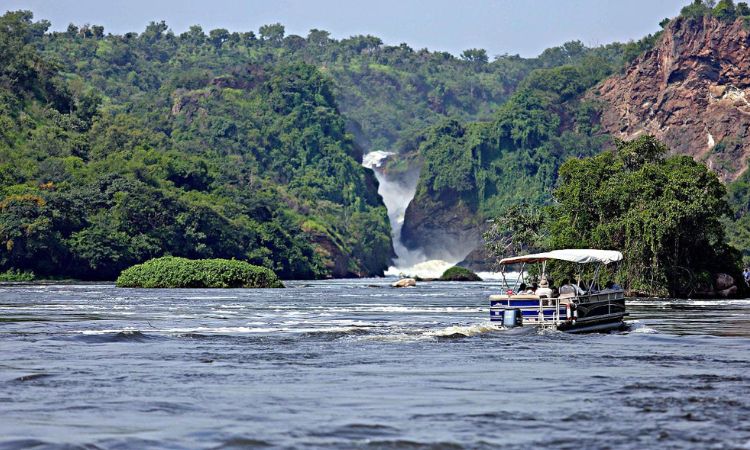 Boat cruise in Murchison falls national park